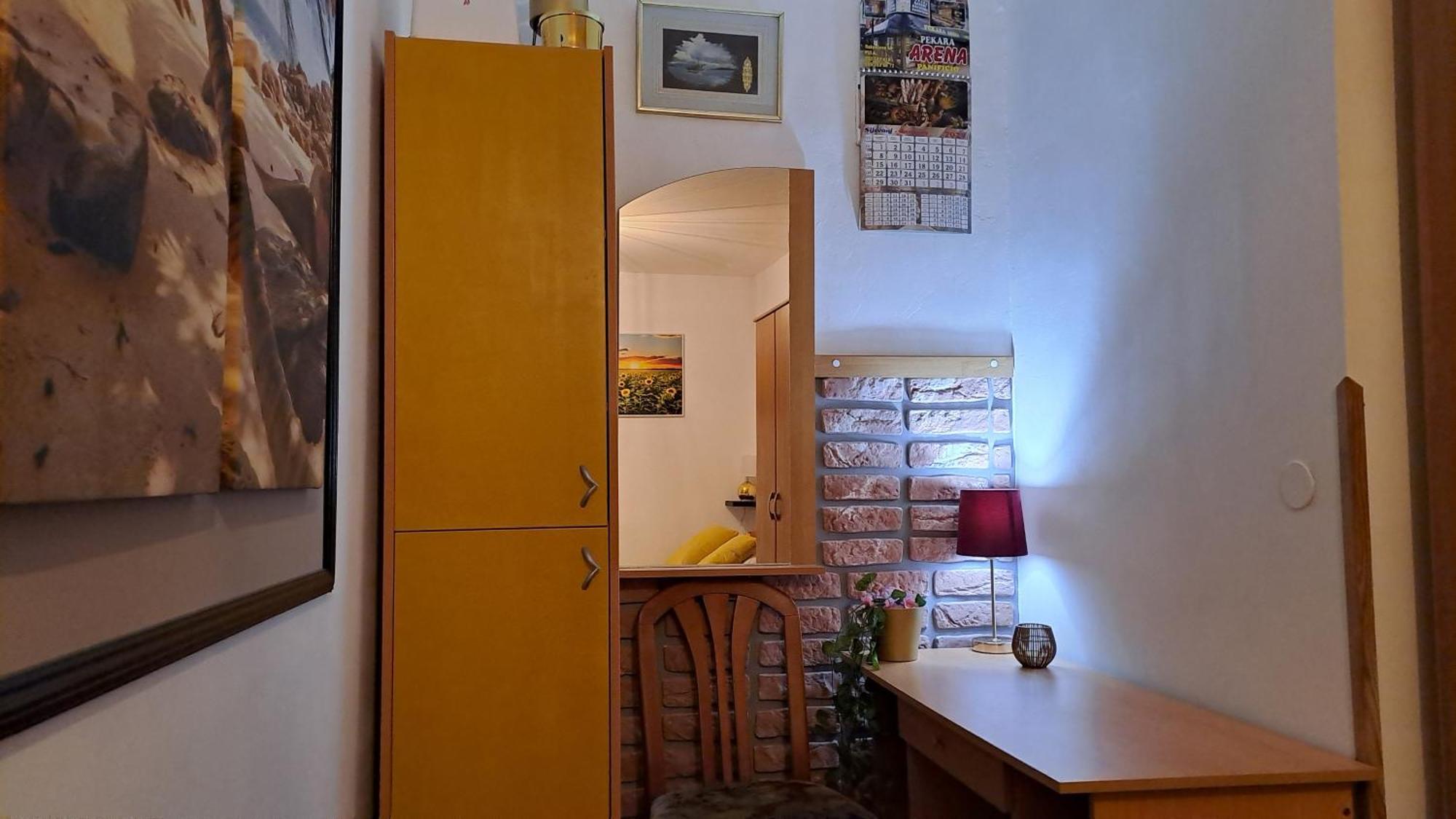 Red Gold Apartment Pula Dış mekan fotoğraf