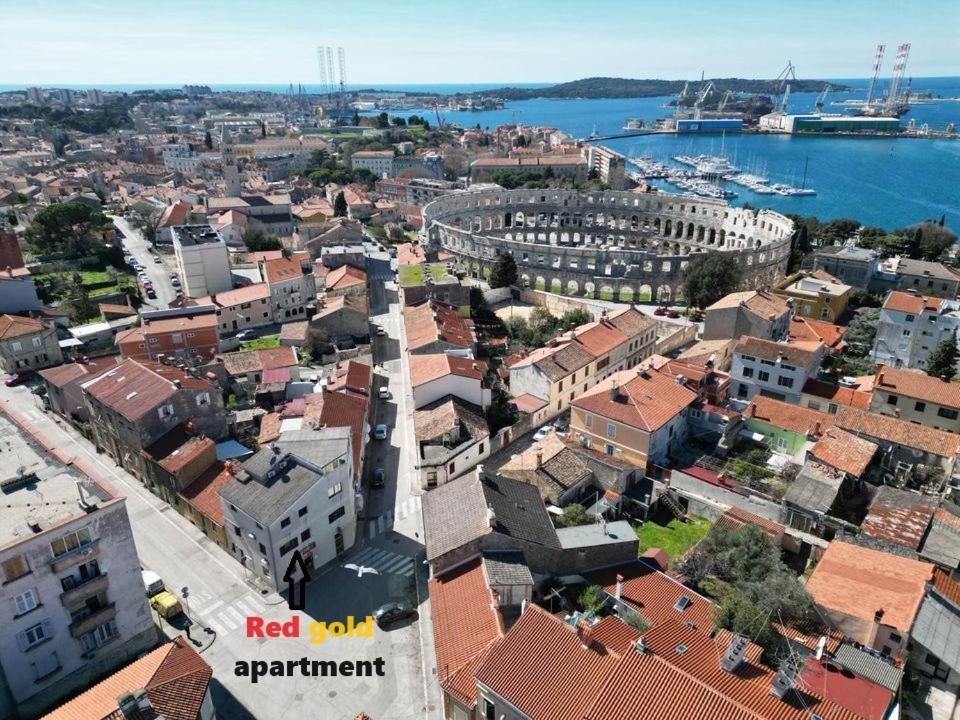 Red Gold Apartment Pula Dış mekan fotoğraf
