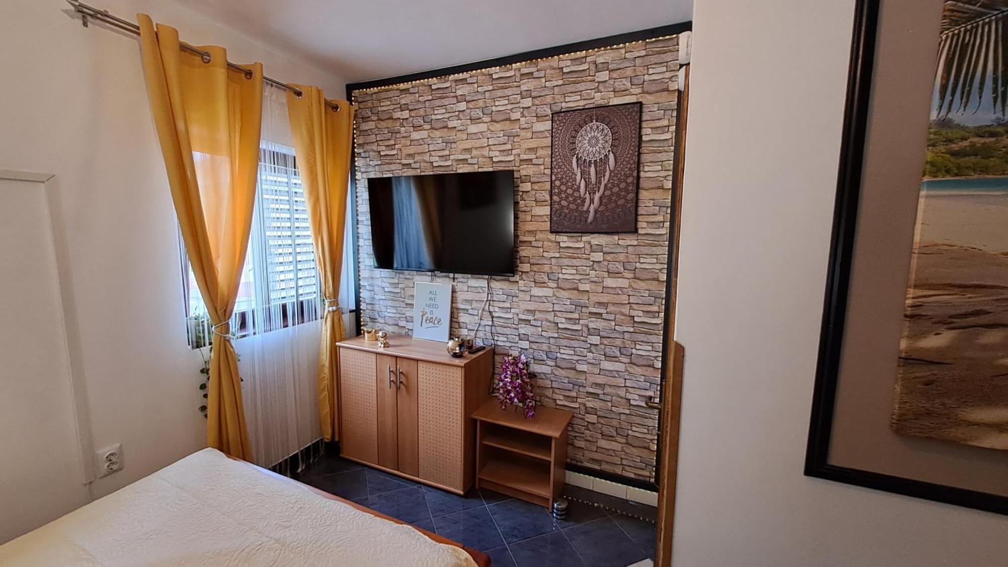 Red Gold Apartment Pula Dış mekan fotoğraf